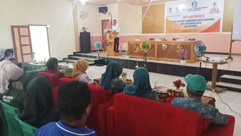 Sekretaris Daerah Halsel, Safiun Radjulan saat membuka kegiatan pelatihan. (doc: Ridal/Kasedata)