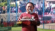 Rizal Marsaoly saat membuka Liga Pelajar SD se-Kota Ternate [Foto : Ongky/kasedata]