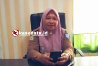 Lurah Kayu Merah, Fatmah Waheng [Foto : haerun/kasedata]