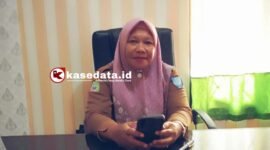 Lurah Kayu Merah, Fatmah Waheng [Foto : haerun/kasedata]