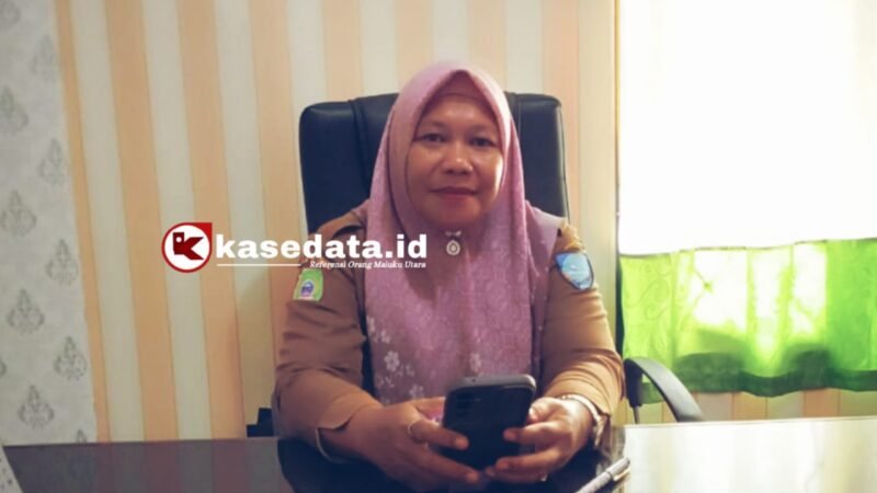 Lurah Kayu Merah, Fatmah Waheng [Foto : haerun/kasedata]