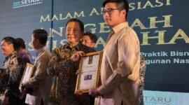Sustainability Manager Harita Nickel, Alexander Lieman, menerima piagam Business and Human Rights (BHAM) Award dari SETARA Institute pada Rabu (26/11/2025) di Jakarta