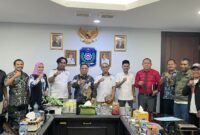 Bupati Halmahera Utara Piet Hein Babua usai menerima audiensi Pengurus Wilayah IKA PMII Maluku Utara di ruang kerjanya. || dok : Ilham/Kasedata