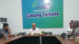 General manager PT. ASDP Cabang Ternate, Mushar Usman, dalam proses wawancara bersama awak media di ruang kerjanya [dok : sukarsi/kasedata]