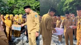 Bassam–Helmi saat mengajak ASN Pemkab Halsel untuk memberikan donasi korban bencana banjir di Pulau Sumatra [dok : ridal/kasedata]