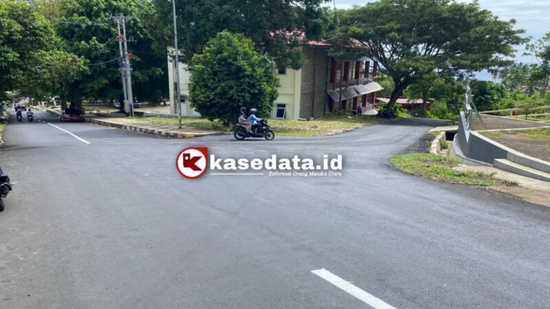 Pasca perbaikan jalan oleh BPJN Maluku Utara di lingkungan kampus Unkhair [dok : kasedata.id]