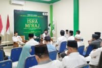 DPC PKB Kota Ternate menggelar peringatan Isra Mi'raj menghadirkan pembicara sekaligus pembawa tausyiah, Alhabib Zaki bin Abdurahman Al-Aydrus, dan Dr Harwis, Lc. Acara peringatan itu dipusatkan di Kantor DPC PKB Kota Ternate, Kelurahan Mangga Dua. || dok : Sukarsi/Kasedata
