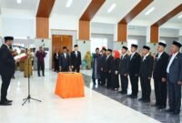 Prosesi pelantikan kepada 8 pejabat yang berlangsung di Aula Kantor Bupati Halsel [Ridal/kasedata]