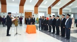 Prosesi pelantikan kepada 8 pejabat yang berlangsung di Aula Kantor Bupati Halsel [Ridal/kasedata]