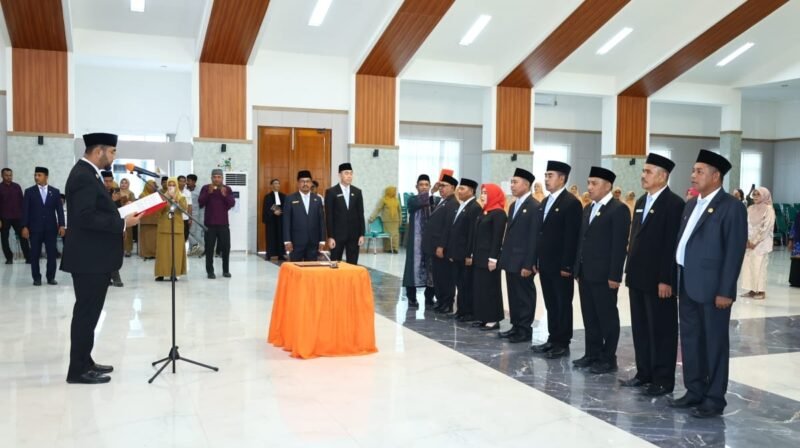 Prosesi pelantikan kepada 8 pejabat yang berlangsung di Aula Kantor Bupati Halsel [Ridal/kasedata]