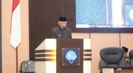 Wakil Wali Kota Ternate, Nasri Abubakar, saat berpidato dalam sidang paripurna DPRD Kota Ternate [Foto : ongky/kasedata]