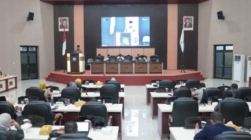 Suasan rapat paripurna ke-3 dan ke-4 masa persidangan II Tahun Sidang 2026 di Kantor DPRD Kota Ternate