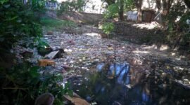 Tumpukan sampah di Kali Mati, Kelurahan Gamalama, Kota Ternate [Foto : sukarsi/kasedata]