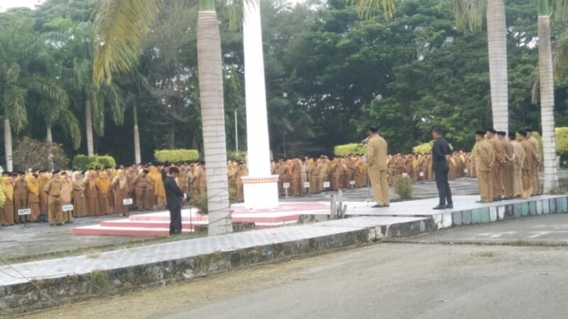 Berlangsungnya Apel Pagi di halaman kantor Bupati Halmahera Selatan (doc: Ridal/Kasedata)