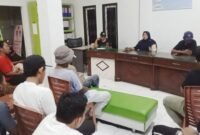 Suasana rapat di Kantor Lurah Kayu Merah, Kota Ternate [Foto : haerun/kasedata]