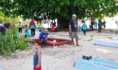 Tindaklanjuti Arahan Bupati, Kecamatan Kayoa Gelar Jum’at Bersih di Seluruh Desa