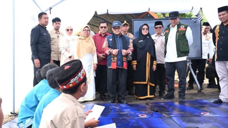 Menteri Pendidikan Dasar dan Menengah (Mendikdasmen), Abdul Mu’ti dan rombongan meninjau sejumlah infrastruktur layanan pendidikan pascabencana di Provinsi Aceh. || dok : Kasedata.id