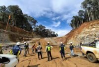 Salah satu tambang beroperasi di Kabupaten Halmahera Timur yang merupakan anak perusahaan Harum Energy [dok : kasedata]