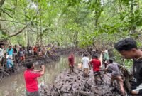Korban saat ditemukan oleh warga di kawasan hutan mangrove Desa Gitaraja [Foto : basarnas ternate