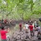 Korban saat ditemukan oleh warga di kawasan hutan mangrove Desa Gitaraja [Foto : basarnas ternate