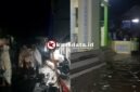 Banjir melanda Kelurahan Tafraka, Pulau Hiri, saat warga menggelar salat tarawih perdana [Foto : tangkapan layar video ]