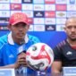 Asisten pelatih Malut United, Ricardo Salampessy, dalam konferensi pers, Jumat (6/3/2026). 