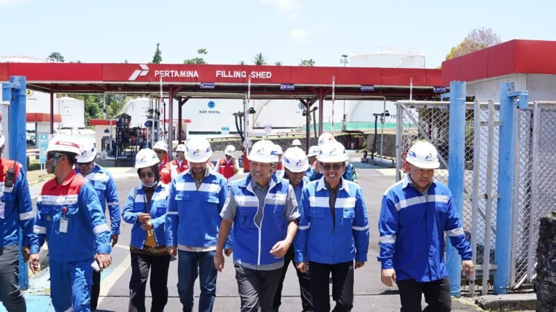 Wakil Gubernur Maluku Utara, Sarbin Sehe dan rombongan disambut langsung Manager PT Pertamina Patra Niaga Ternate, Giyanto, bersama Aviation Fuel Terminal (AFT) Manager Babullah Winaryanto, Sales Area Manager Dion Chandra saat melaksanakan Sidak. || dok : Adpim Malut
