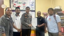 Laporan itu dimasukkan ke SPKT Polres Ternate oleh wartawan RRI Ternate Irwan Djailan dan pimpinan media Halmahera Post Firjal Usdek, bersama tim hukum, Senin (9/3/2026) dini hari