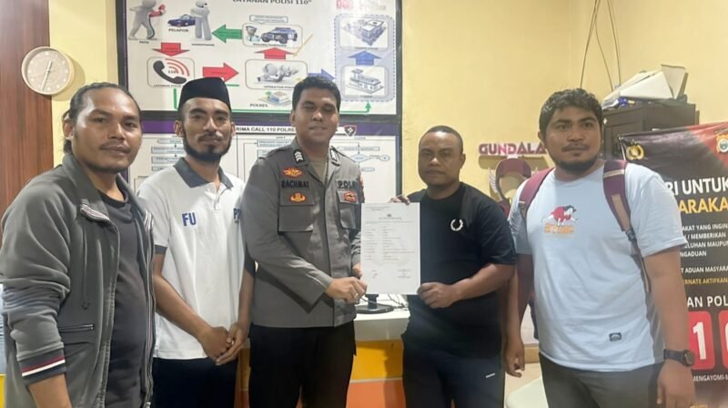 Laporan itu dimasukkan ke SPKT Polres Ternate oleh wartawan RRI Ternate Irwan Djailan dan pimpinan media Halmahera Post Firjal Usdek, bersama tim hukum, Senin (9/3/2026) dini hari
