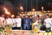Pemerintah Kota Ternate bersama Kesultanan Ternate saat menggelar prosesi adat Festival Ela-Ela menyambut malam Lailatul Qadar [Foto : istimewa]