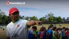 Seleksi pemain persiapan Porprov 2026 yang dipusatkan di Lapangan Ya-Anhar, Kelurahan Gambesi, Kota Ternate/Pelatih kepala Rudiyanto [dok : kasedata]