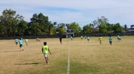 Proses seleksi pemain PSSI Ternate untuk pembentukan tim cabor sepak bola Porprov ke-V Maluku Utara di lapangan Ya-Anhar Gambesi [dok : kasedata]