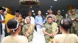 Wakil ketua satgas PKH, Letnan Jenderal Richard Tampubolon tiba di Kota Ternate. Kedatangannya juga di sambut Gubernur Maluku Utara Sherly Tjoanda. || dok : Humas/Adpim Malut