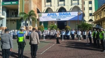 Wakil Gubernur Maluku Utara, H. Sarbin Sehe memimpin apel siaga Panitia Penyelenggara Ibadah Haji Daerah (PPIHD) Provinsi Maluku Utara. || dok : Ilham/Kasedata