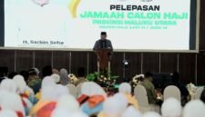 Wakil Gubernur (Wagub) Maluku Utara, H. Sarbin Sehe, secara resmi melepas jemaah calon haji (JCH) Maluku Utara tahun 2026. Prosesi pelepasan berlangsung khidmat di Asrama Haji Ternate. || dok : Ilham/Kasedata
