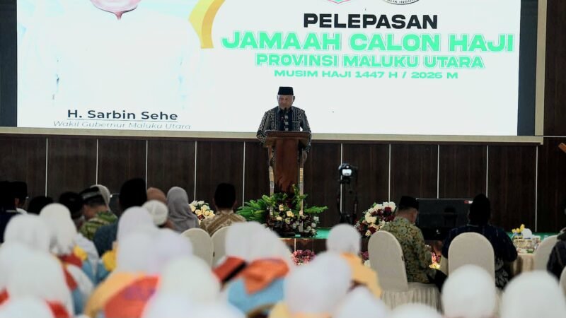 Wakil Gubernur (Wagub) Maluku Utara, H. Sarbin Sehe, secara resmi melepas jemaah calon haji (JCH) Maluku Utara tahun 2026. Prosesi pelepasan berlangsung khidmat di Asrama Haji Ternate. || dok : Ilham/Kasedata