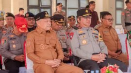Wakil Gubernur Maluku Utara, H. Sarbin Sehe, menghadiri apel gelar pasukan Operasi Aman Nusa I Malut 2026 yang berlangsung di Lapangan Catur Prasetya, Mapolda Malut. || dok : Adpim Malut