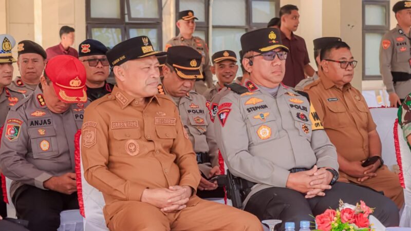 Wakil Gubernur Maluku Utara, H. Sarbin Sehe, menghadiri apel gelar pasukan Operasi Aman Nusa I Malut 2026 yang berlangsung di Lapangan Catur Prasetya, Mapolda Malut. || dok : Adpim Malut