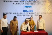 Kepala Dinas Pendidikan dan Kebudayaan (Kadikbud) Provinsi Maluku Utara, Abubakar Abdullah saat menghadiri acara pelantikan pengurus MKKS dan MGMP se-Kabupaten Halmahera Utara. || dok : Daffa/Dikbud Malut