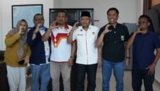 Ketua KONI Malut didampingi jajaran pengurus bersama Kepala BPJS Ketenagakerjaan Cabang Ternate. || dok : Humas/Adpim Malut
