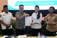 Gubernur Sherly setelah tatap muka dengan tim kunjungan kerja spesifik Komisi V DPR RI. Sherly dalam kesempatan itu memaparkan pertumbuhan ekonomi tertinggi nasional pada 2025 sebesar 34 persen (YoY), namun capaian itu belum menyentuh mayoritas masyarakat. || dok : Humas/Adpim Malut
