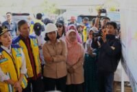 Gubernur Maluku Utara bersama Komisi V DPR RI dan Kementerian PU turun meninjau progres pembangunan infrastruktur mitigasi bencana di Kelurahan Rua, Kecamatan Pulau Ternate. || dok : Humas/Adpim Malut