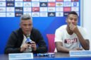 Pelatih kepala Hendri Susilo dan Wbeymar Angulo dalam confrence pers seusai pertandingan melawan Persebaya