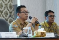 Kepala Badan Pengelolaan Keuangan dan Aset Daerah (BPKAD) Maluku Utara, Ahmad Purbaya, saat membuka Sosialisasi KKPD di Aula Nuku Lantai II, Kantor Gubernur Sofifi. || dok : Ilham/Kasedata