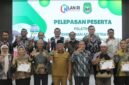 Sekretaris Daerah (Sekda) Maluku Utara, Samsuddin A. Kadir melepas peserta Pelatihan Kepemimpinan Administrator (PKA) lingkup Pemerintah Provinsi Maluku Utara. || dok : Ilham/Kasedata
