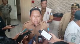 Sekda Kota Ternate, Dr. Rizal Marsaoly, diwawancarai usai rapat koordinasi [ dok : kasedata]