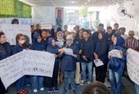 Aksi damai kader partai di halaman kantor DPD NasDem Malut, Kelurahan Makassar Timur, Kota Ternate [Foto : sukarsi/kasedata]