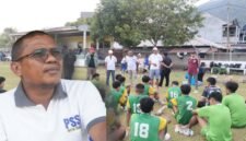 Ketua Umum KONI Kota Ternate, Faujan A. Pinang, saat memantau langsung latihan atlet tim sepakbola yang dipersiapkan PORPROV ke-V di lapangan Ya-Anhar Gambesi [dok : kasedata]