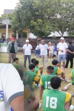 KONI Pantau Latihan Sepakbola dan Futsal Jelang PORPROV Malut