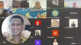 Kepala Disperkimtan Kota Ternate, Tonny S. Pontoh, saat menggelar rapat virtual bersama Kementerian Perumahan dan Kawasan Permukiman dan Satker Provinsi Malut [dok : kasedata]